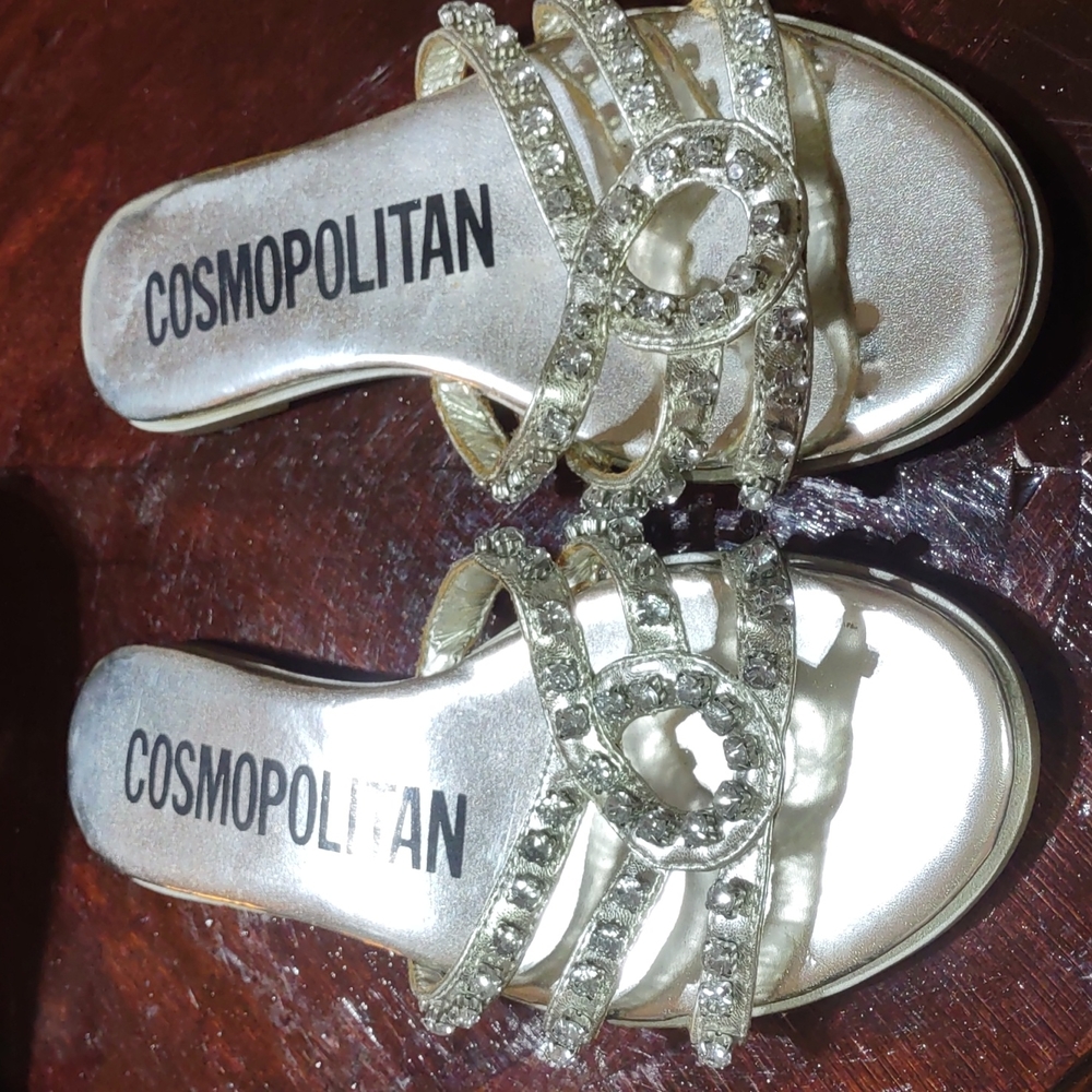 (Sh91) Cosmopolitan strappy sandals,size 7.5